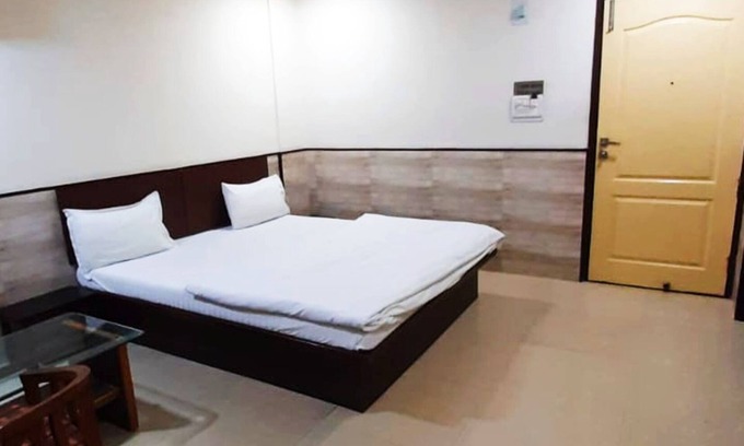Mayapur Hotel | Hotel Heavens Guest House Haridwar
