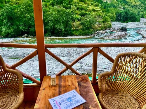 Manali Hotel | Hotel Himalayan Valley View Retreat - Best Selling Riverside Hotel in Manali