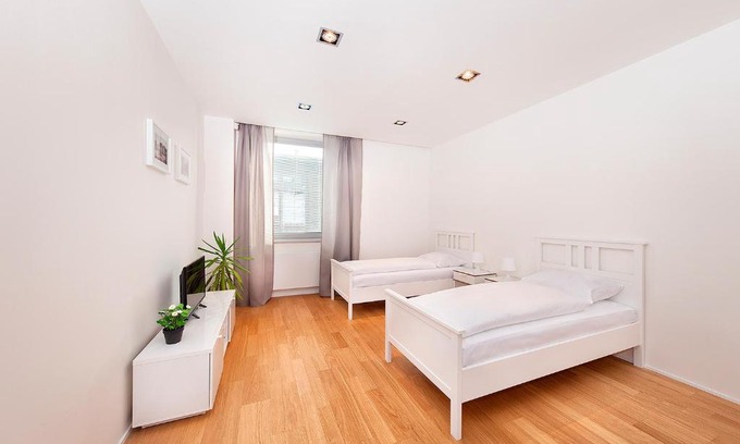 Letnany Hostel | Hotel & Hostel Letov