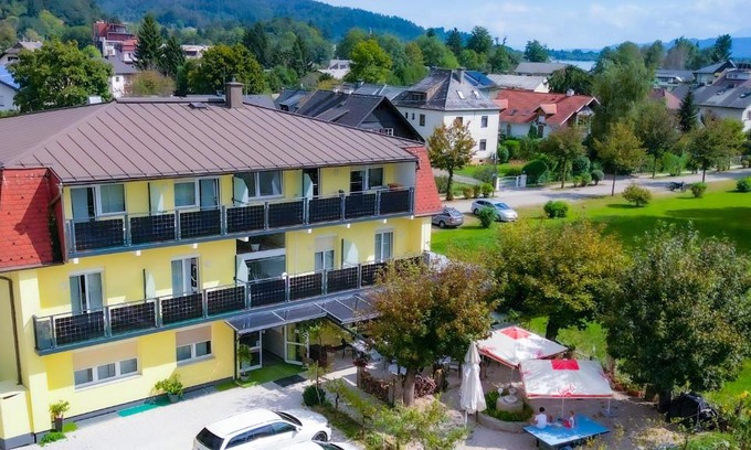 Krumpendorf am Woerther See Hotel | Hotel Hudelist