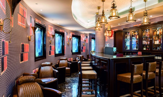 Centro / Baixa Hotel | Hotel Jaguar Oporto - Airport to Hotel and City Center and Vice-Versa is a Free and Continuous Shuttle Service from 7AM to 8PM