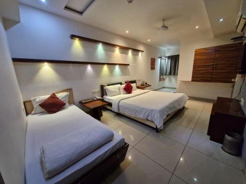 Ahmedabad Hotel | Hotel Kalinga Lake View