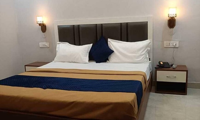 Kharar Hotel | Hotel Kamboj