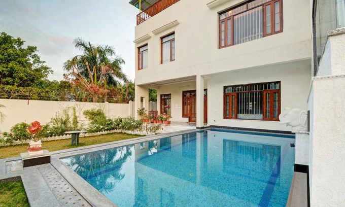 Shavri Colony Hotel | Hotel Karohi Villa