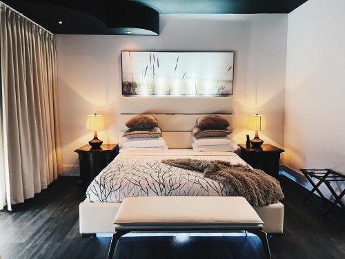 Plateau Mont Royal Hotel | Hotel Kutuma