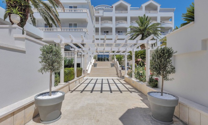 Tucepi Hotel | Hotel Laurentum