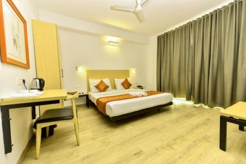 Paharganj Hotel | HOTEL Le CASHEW 2 MIN WALKING DISTANCE RAILWAY STATION