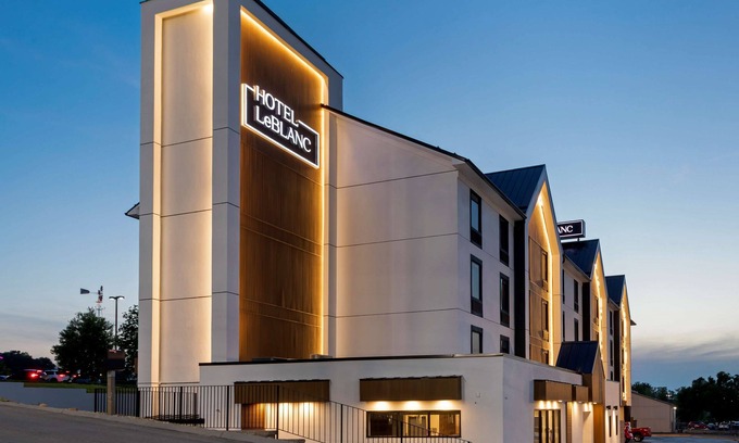 Pigeon Forge Hotel | Hotel LeBlanc, BW Signature Collection