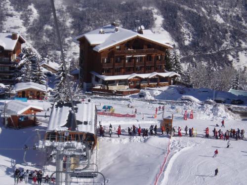 Courchevel Hotel | Hotel les Flocons