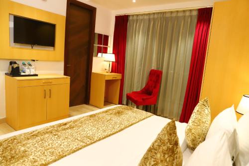 New Delhi Hotel | Hotel Malbork Inn Rajouri Garden Delhi - Couple Friendly Local IDs Accepted