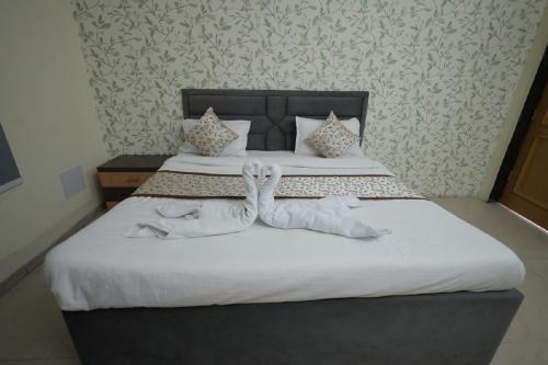 Mathura Hotel | Hotel Mukund Dham-Near Mathura Railway Station