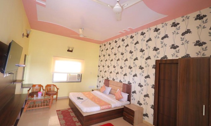Mathura Hotel | Hotel Mukund Priya- Near Krishna Janam Bhoomi