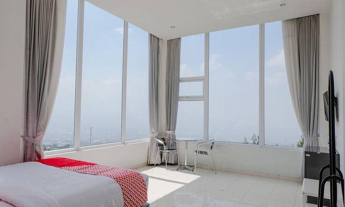 Sidomulyo Hotel | Hotel O Batu near Jatim Park formerly Villa Bukit Panderman Residence