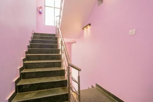 Varanasi Hotel | Hotel O Divine Paradise