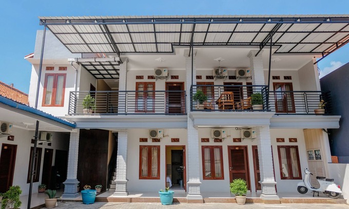 Banyuwangi House | Hotel O El Reyshi Family Residence Syariah