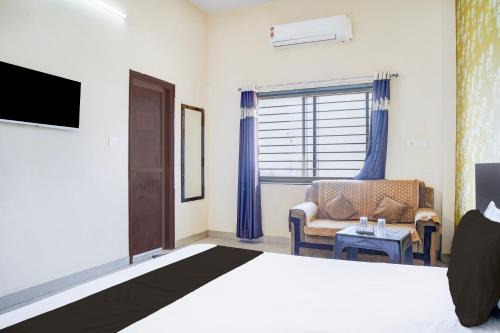 Jabalpur Hotel | Hotel O M N Palace