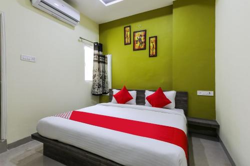 Rau Hotel | Hotel O Nabhyansh Elite Lokmanya Nagar railway station