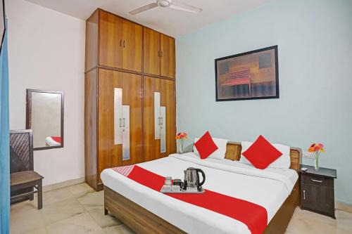 New Delhi Hotel | Hotel O Premium Stay Near Dlf Avenue Saket