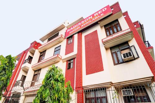 Indirapuram Hotel | Hotel O Radisson Red Hotel & Restaurant