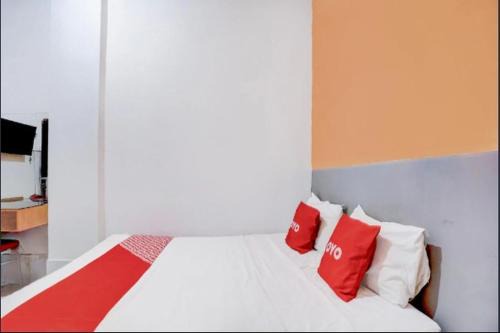 Surabaya House | Hotel O Tegalsari Near Tunjungan Plaza