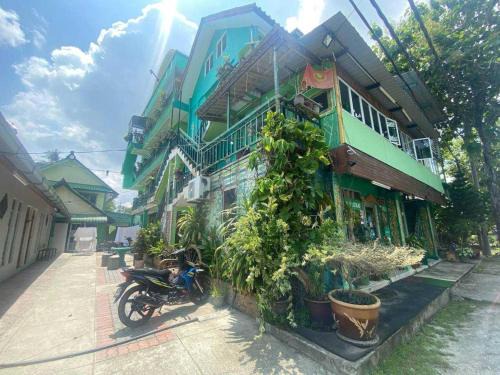 Lubok Buaya Hotel | Hotel O Villa Thai
