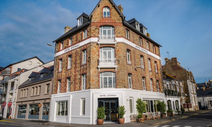 Courtoisville-Sillon-Moka Hotel | Hotel OTONALI