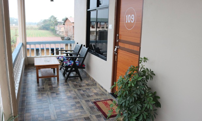 Sauraha Hotel | Hotel Peacock