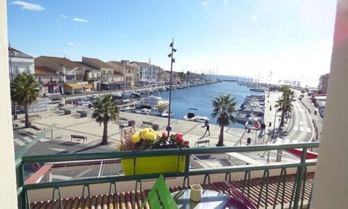 Meze Hotel | Hotel Restaurant du Port