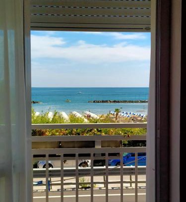 Pesaro Hotel | Hotel Ristorante Miramare