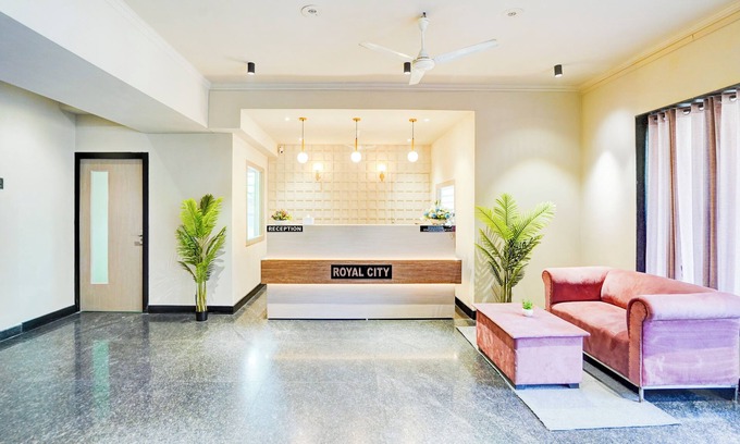 Sector 70 Apartment | Hotel Royal City
