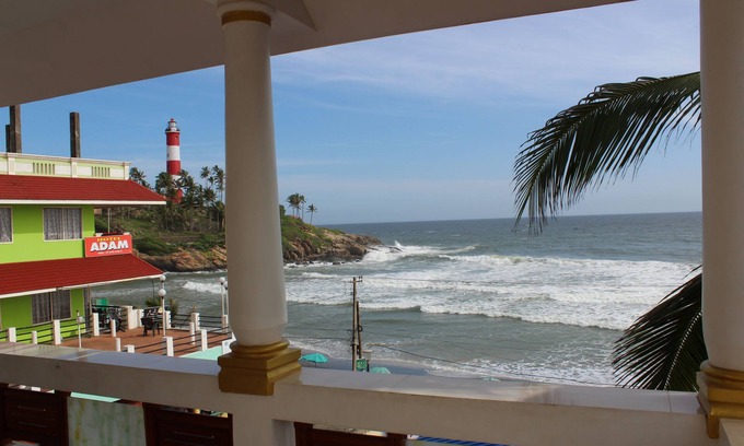 Kovalam Hotel | Hotel Sea View Palace - The Beach Hotel, Kovalam