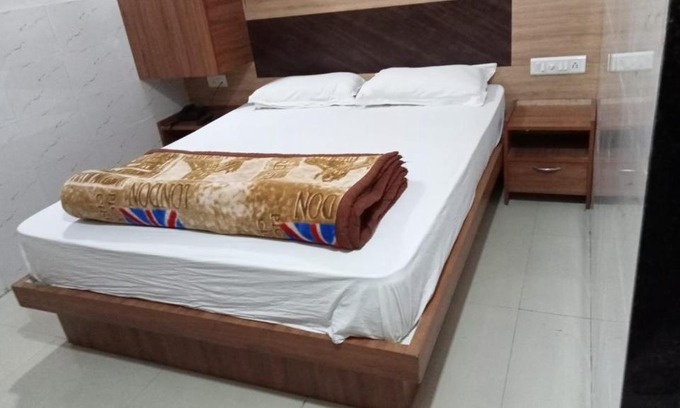 Ahmedabad House | HOTEL SHREE KRISHNA