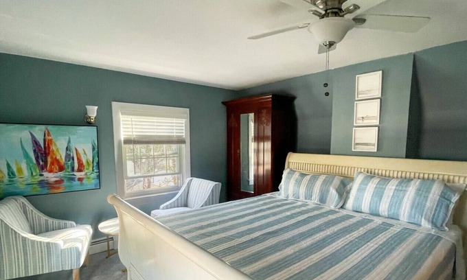 Beach Haven House | Hotel style room 300' from beach