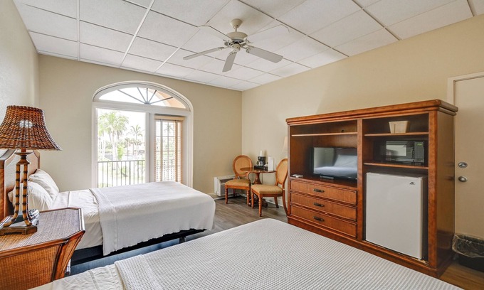 East Naples Apartment | Hotel-Style Studio 15 Mi to Everglades Nat'l Park