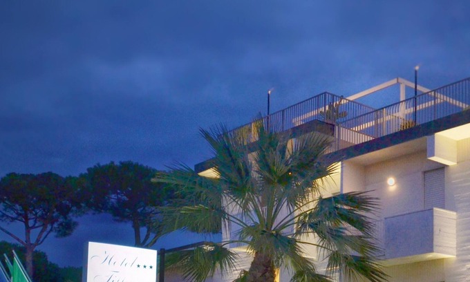Marina di Massa Hotel | Hotel Tiffany