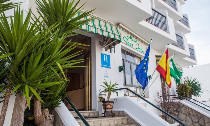 Conil de la Frontera City Center Hotel | Hotel Tres Jotas