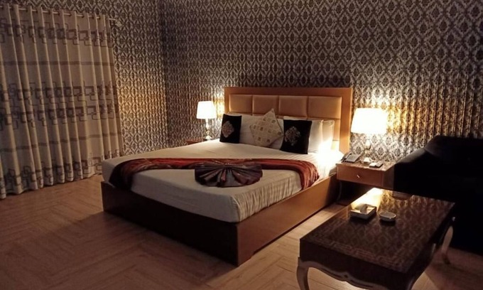 Gulberg Hotel | Hotel Versa Apartment and Lodges Lahore