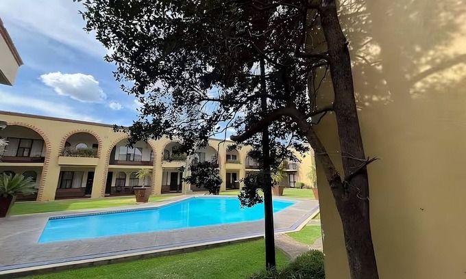 Morelia Apartment | Hotel Villa Capri, 2 double beds 4 Guests