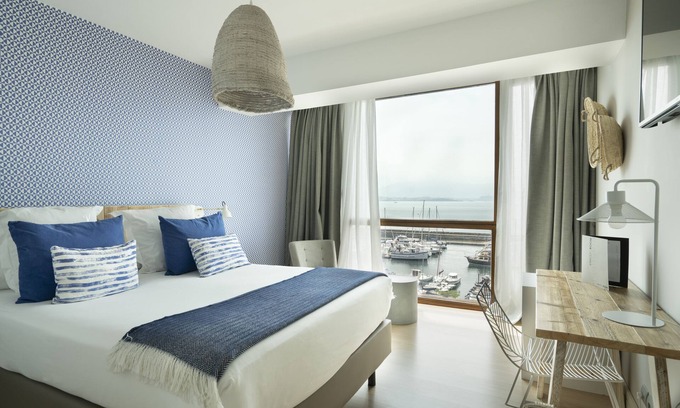 Santander Hotel | Hotel Vincci Puertochico