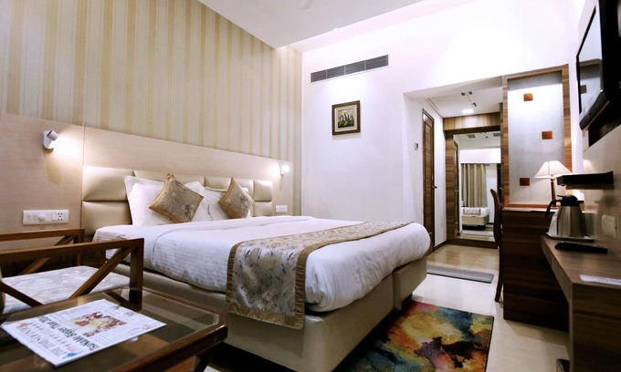 Civil Lines Hotel | Hotel Yatrik