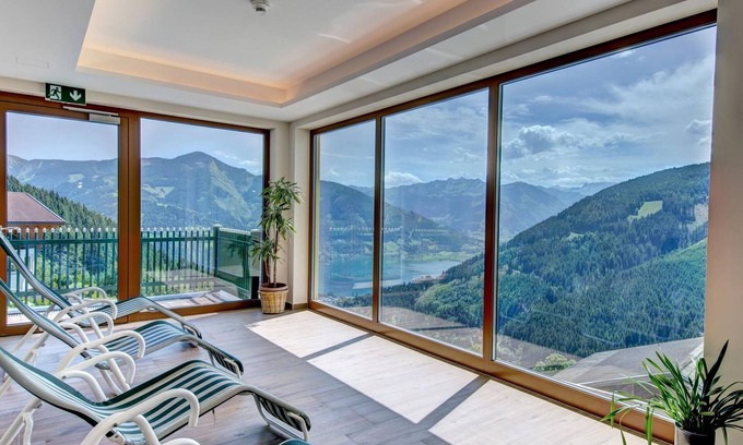 Zell am See Apartment | Hotelappartement Erlberg Frühstück - Berghotel Jaga-alm