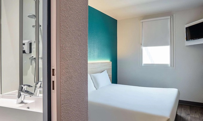 Courcouronnes Hotel | hotelF1 Evry A6