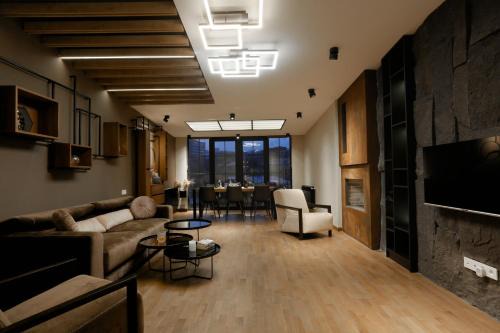 Kentron Apartment | hotelise I Cascade Loft Apartment