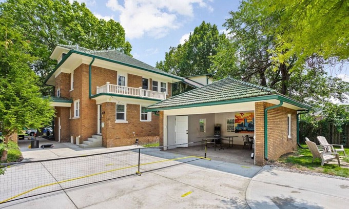 Meridian-Kessler House | HotTub/FirePit/Pickleball/Butler Meridian Kessler