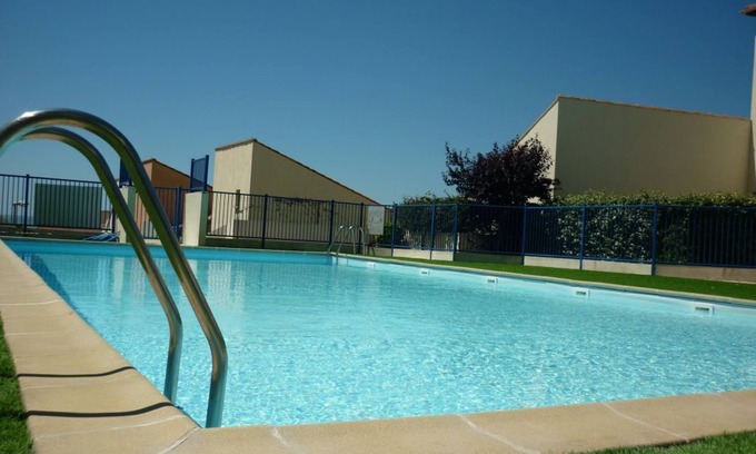 La Bernerie-en-Retz Villa | house 5 pers 200m beach in res. with a pool
