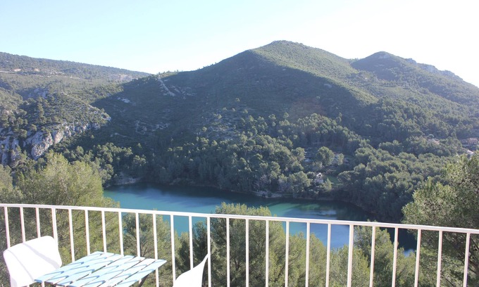 Le Revest-les-Eaux House | House f5 village provençal, pisc, 15min plage, calme, vue splend lac