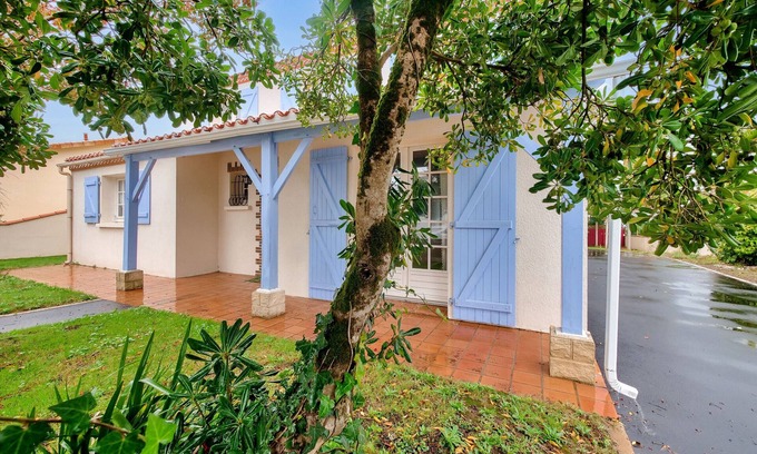 Avrille House | House for 10 with a pool
