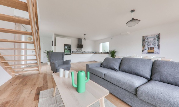 Le Tour-du-Parc Ski Chalet | House for 8 - 300m from Rouvran beach