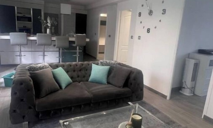 Boissy-Saint-Leger House | house/garden/pool/20 min from Paris