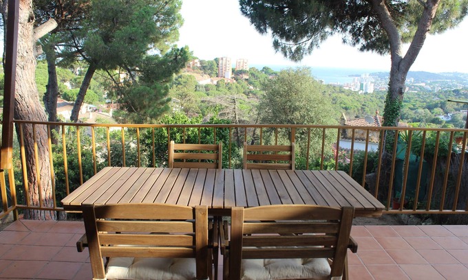 Castell-Platja d'Aro Ski Chalet | House in Platja d'Aro, Costa Brava. 6 guests, Sea view